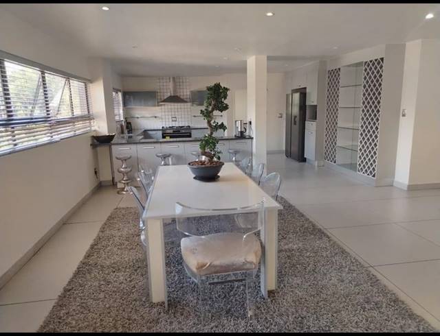 4 BEDROOM APARTMENT FOR SALE IN SANDOWN